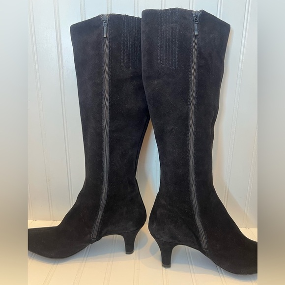 Boden Black Suede Knee High Boots Kitten Heel Pointed Toe Size 39 NEW - Picture 3 of 6